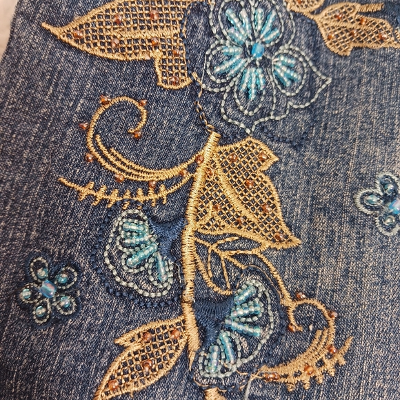 Vintage Denim Cropped Jeans Sz 4  Embroidered Embellished Beaded Acid Wash Boho - Picture 2 of 16